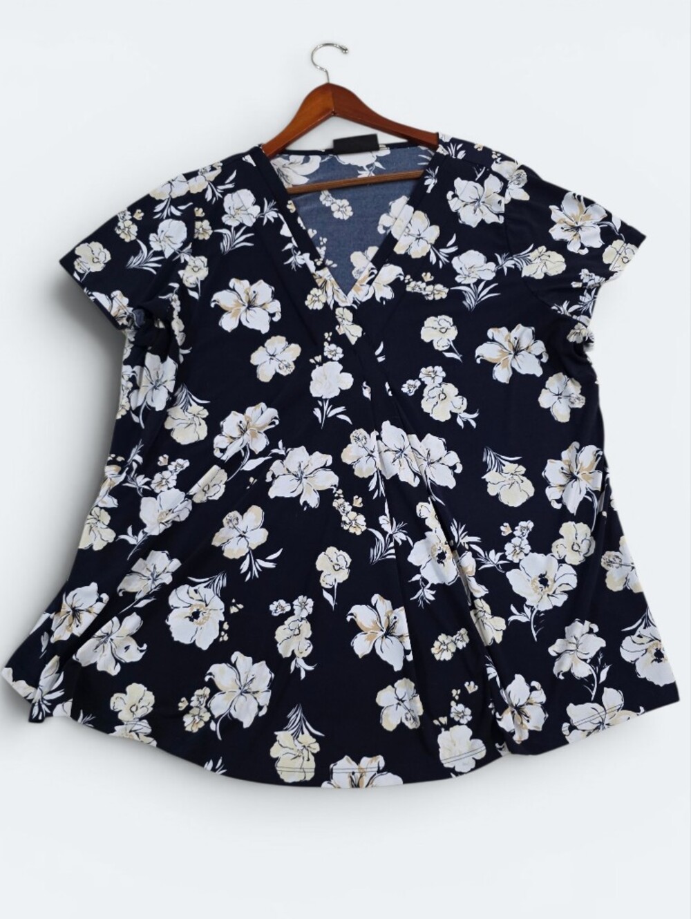 Lane Bryant Cap Sleeve Dolman V-Neck Matte Jersey Floral Top Blouse Size 18 / 20